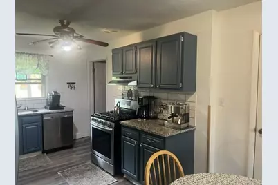 7651 S Clement Ave, Oak Creek, WI 53154 - Photo 9