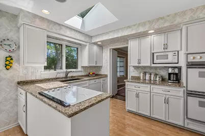 11272 N Lakeview Pl, Mequon, WI 53092 - Photo 19