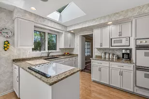 11272 N Lakeview Pl, Mequon, WI 53092 - Photo 19