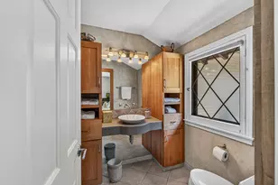 11272 N Lakeview Pl, Mequon, WI 53092 - Photo 31