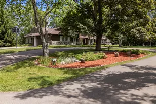 11272 N Lakeview Pl, Mequon, WI 53092 - Photo 45