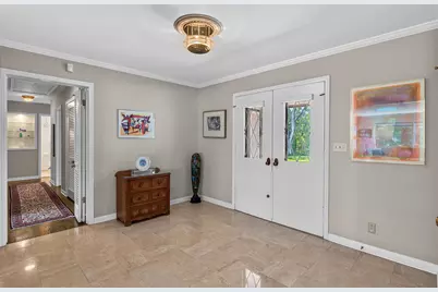 11272 N Lakeview Pl, Mequon, WI 53092 - Photo 9
