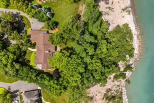 11272 N Lakeview Pl, Mequon, WI 53092 - Photo 5