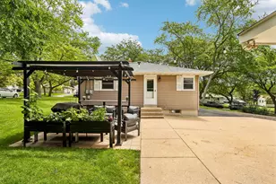 1210 Evergreen Dr, Waukesha, WI 53188 - Photo 27