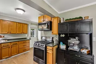1210 Evergreen Dr, Waukesha, WI 53188 - Photo 33