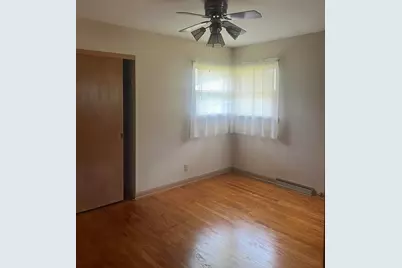 5760 N 93rd St, Milwaukee, WI 53225 - Photo 7