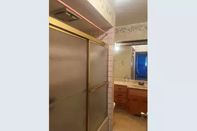 5760 N 93rd St, Milwaukee, WI 53225 - Photo 9