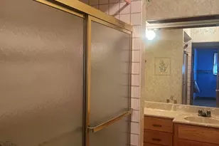 5760 N 93rd St, Milwaukee, WI 53225 - Photo 9