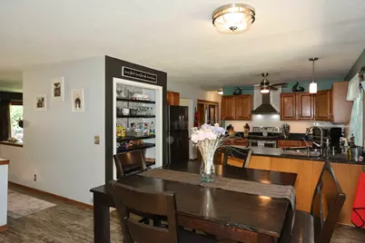 8035 W Bruss Ln, Franklin, WI 53132 - Photo 9