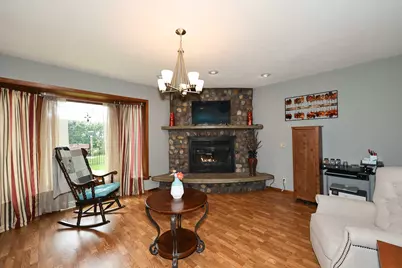 8035 W Bruss Ln, Franklin, WI 53132 - Photo 15