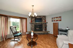 8035 W Bruss Ln, Franklin, WI 53132 - Photo 15