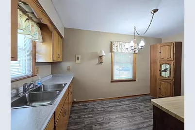 7330 W Potomac Ave, Milwaukee, WI 53216 - Photo 5