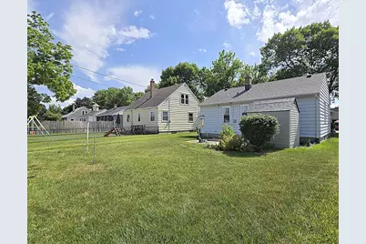7330 W Potomac Ave, Milwaukee, WI 53216 - Photo 31