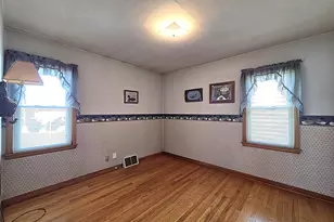 7330 W Potomac Ave, Milwaukee, WI 53216 - Photo 17