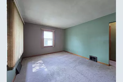 7330 W Potomac Ave, Milwaukee, WI 53216 - Photo 11
