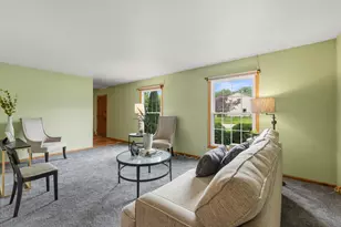 4590 S Regal Dr, New Berlin, WI 53151 - Photo 3