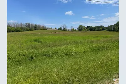 1261 N Westview St, Cleveland, WI 53015 - Photo 5