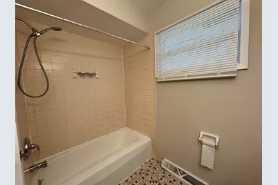 6451 N 73rd St, Milwaukee, WI 53223 - Photo 11