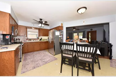 2382 S 93rd St, West Allis, WI 53227 - Photo 7