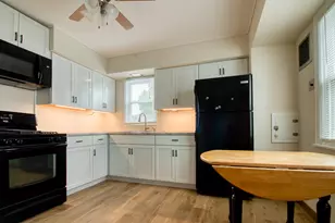 2924 S 46th St, Milwaukee, WI 53219 - Photo 9