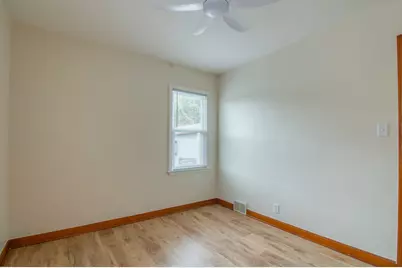 2924 S 46th St, Milwaukee, WI 53219 - Photo 13