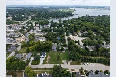 731  Division St, Delafield, WI 53018 - Photo 5