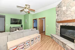 1243 N Sunnyslope Dr, Racine, WI 53406 - Photo 21