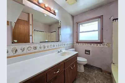 5863 S Hately Ave, Cudahy, WI 53110 - Photo 9