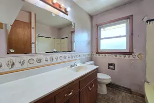 5863 S Hately Ave, Cudahy, WI 53110 - Photo 9