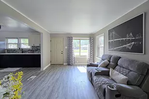 3334 N 92nd St, Milwaukee, WI 53222 - Photo 9
