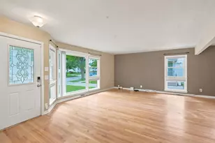 3334 N 98th St, Milwaukee, WI 53222 - Photo 5