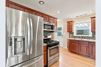 3334 N 98th St, Milwaukee, WI 53222 - Photo 9