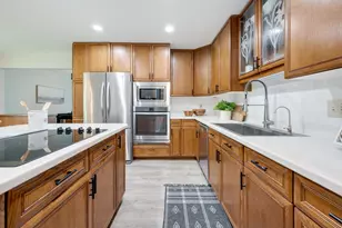 11762 N Ridgeway Ave, Mequon, WI 53097 - Photo 9