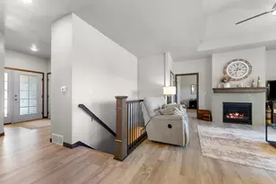 525 Maple Leaf Ct, Manitowoc, WI 54220 - Photo 21