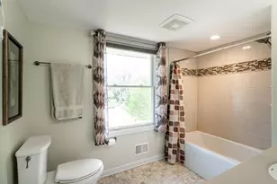 9439 N Broadmoor Rd, Bayside, WI 53217 - Photo 25