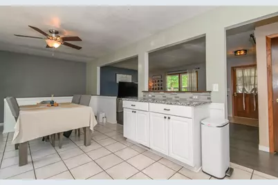 2002  Dixie Dr, Waukesha, WI 53189 - Photo 11