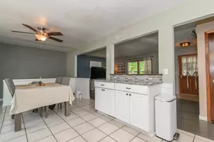 2002 Dixie Dr, Waukesha, WI 53189 - Photo 11