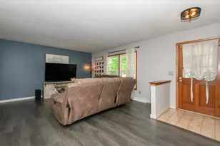 2002 Dixie Dr, Waukesha, WI 53189 - Photo 3