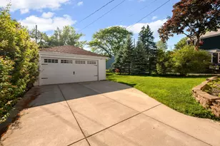 6261 N Bay Ridge Ave, Whitefish Bay, WI 53217 - Photo 21