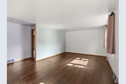 1445  Daisy Dr, Manitowoc, WI 54220 - Photo 11