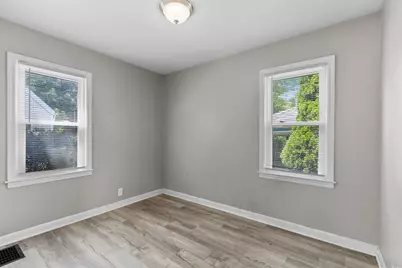 5675 N 58th St, Milwaukee, WI 53218 - Photo 9
