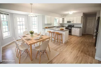 W196N11351  Shadow Wood Dr, Germantown, WI 53022 - Photo 3