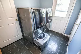 W196N11351 Shadow Wood Dr, Germantown, WI 53022 - Photo 25