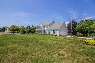 W196N11351 Shadow Wood Dr, Germantown, WI 53022 - Photo 83