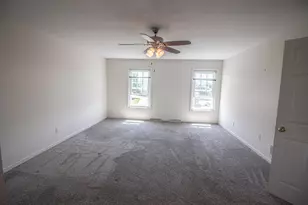 W196N11351 Shadow Wood Dr, Germantown, WI 53022 - Photo 11