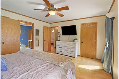 645 W Estate Ct, Elkhorn, WI 53121 - Photo 15