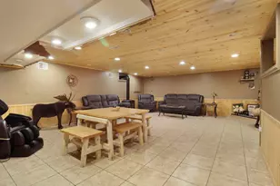 645 W Estate Ct, Elkhorn, WI 53121 - Photo 23