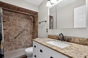 W163N11463 Windsor Ct, Germantown, WI 53022 - Photo 21