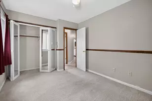 W163N11463 Windsor Ct, Germantown, WI 53022 - Photo 17
