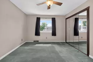 W163N11463 Windsor Ct, Germantown, WI 53022 - Photo 15